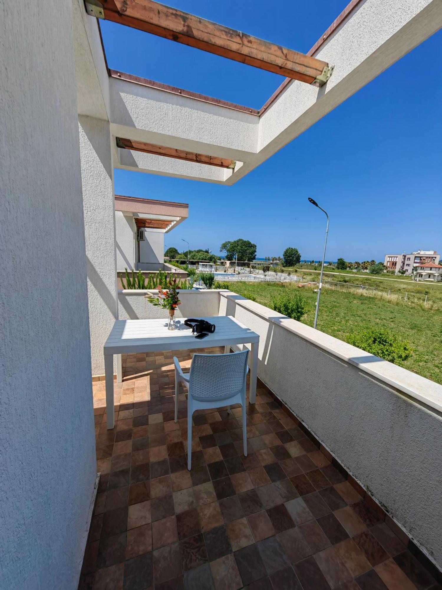 Tea Residence, Gjiri I Lalzit Apartments Дуррес Екстер'єр фото
