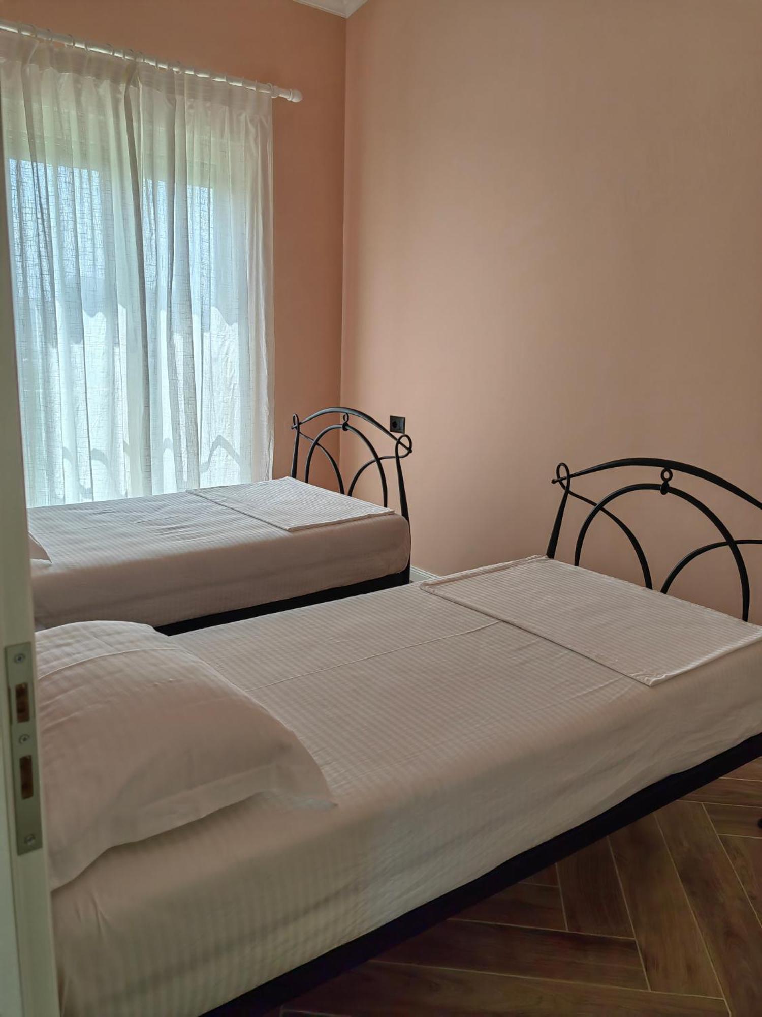 Tea Residence, Gjiri I Lalzit Apartments Дуррес Екстер'єр фото
